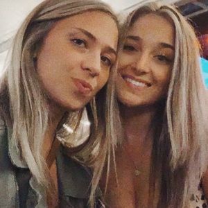 Meet your Posher, Liv